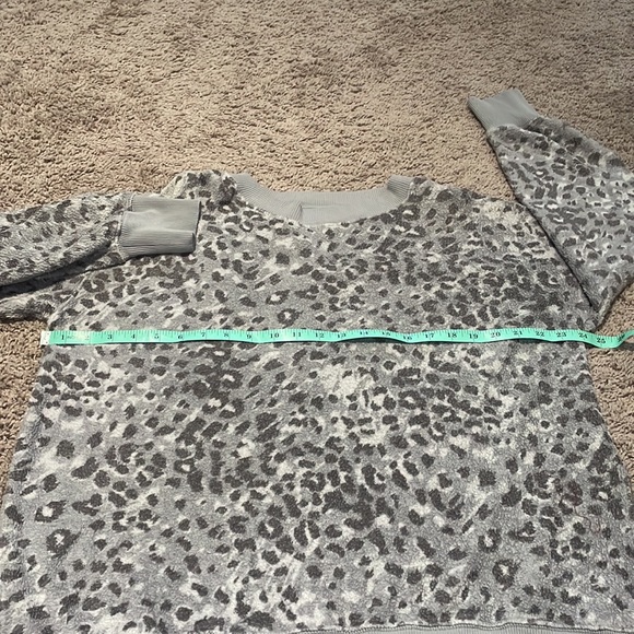 Aerie Fuzzy Sweatshirt - Picture 4 of 11